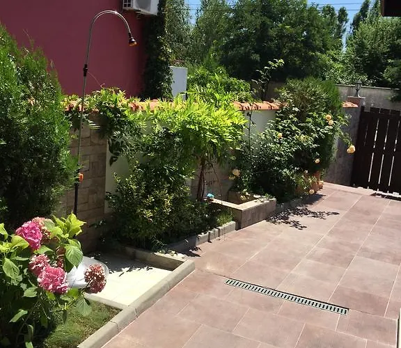 комплекс белите къщи