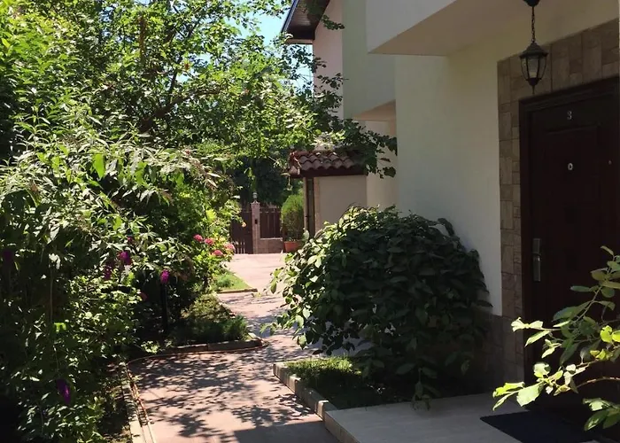 комплекс белите къщи Несебър