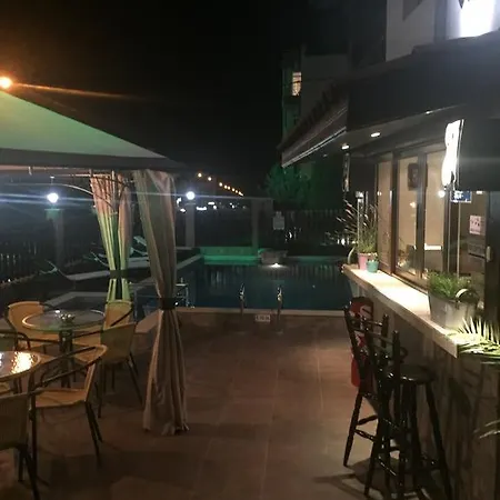 The White Complex Dom wakacyjny *