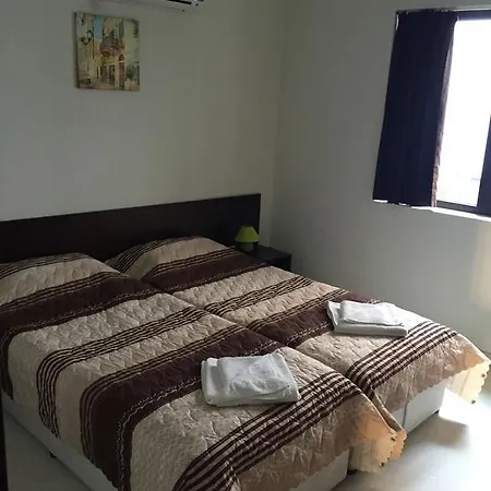 The White Complex 펜션 네세부르