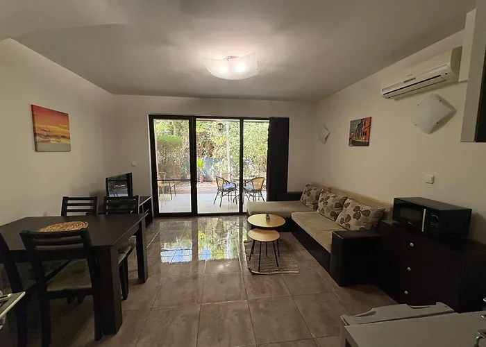 комплекс белите къщи